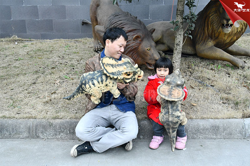 恐龍手偶，仿真手偶恐龍