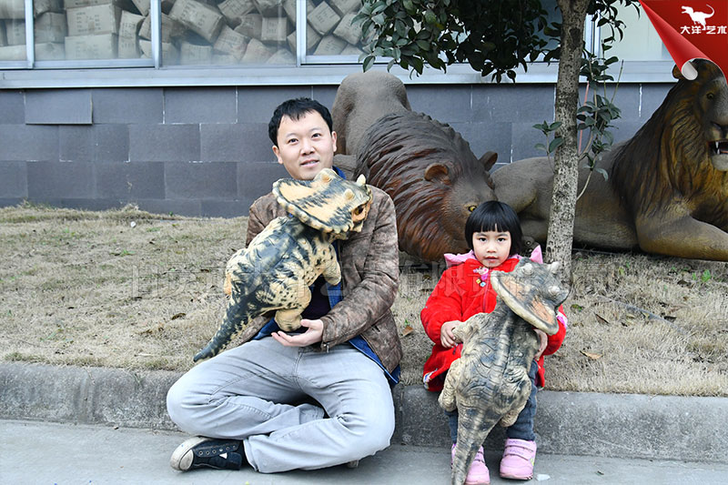 恐龍手偶，仿真手偶恐龍